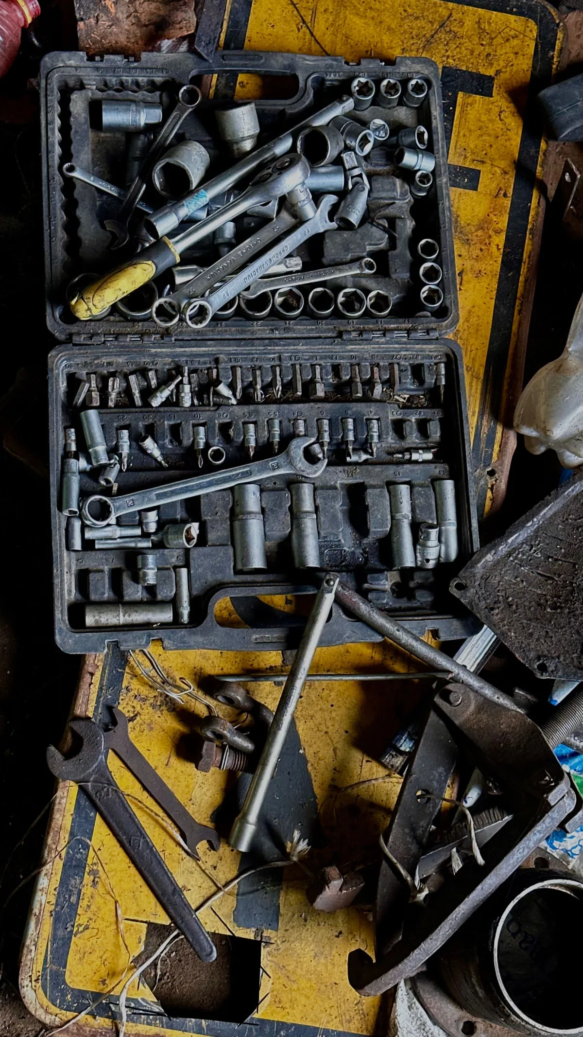 Power Tool Battery & Charger Lot — Tools & Hardware lot