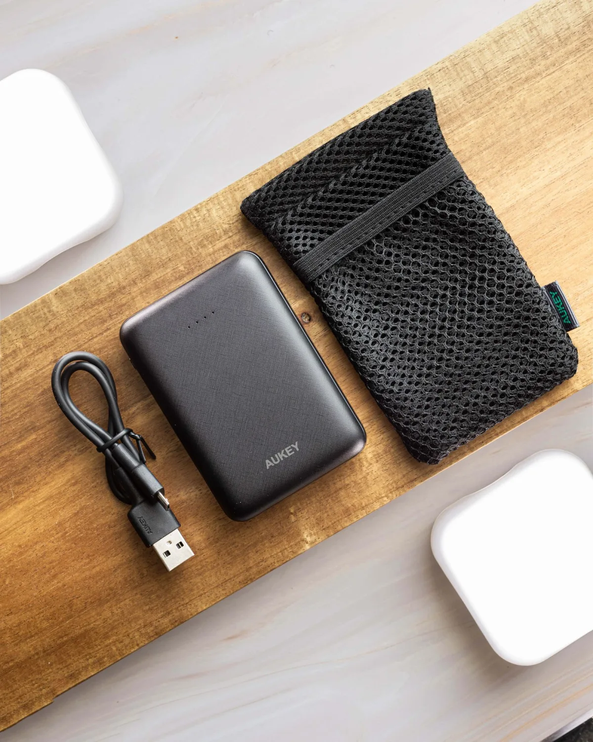 Tablet & E-Reader Auction Lot — Phones & Accessories lot